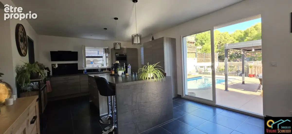Maison 137m2 6 pieces piscine et garage - photo 5