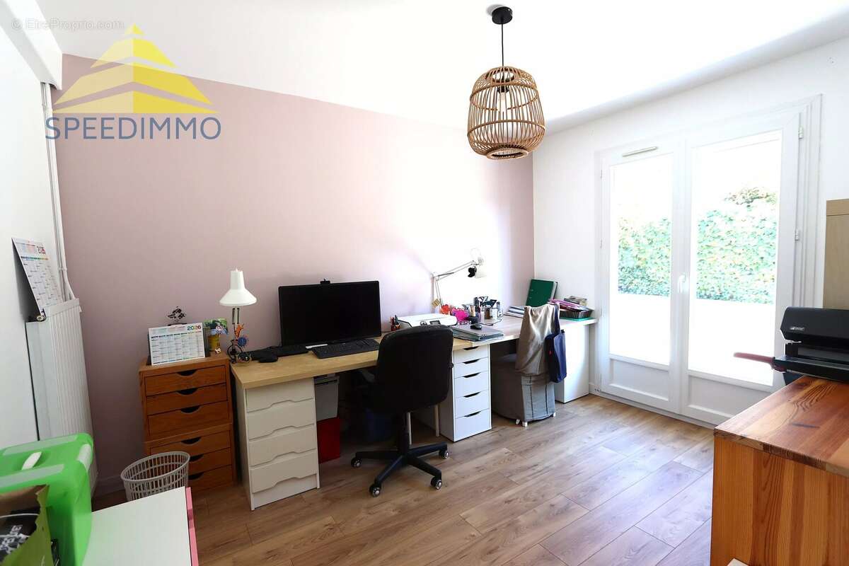 Maison à MANDRES-LES-ROSES