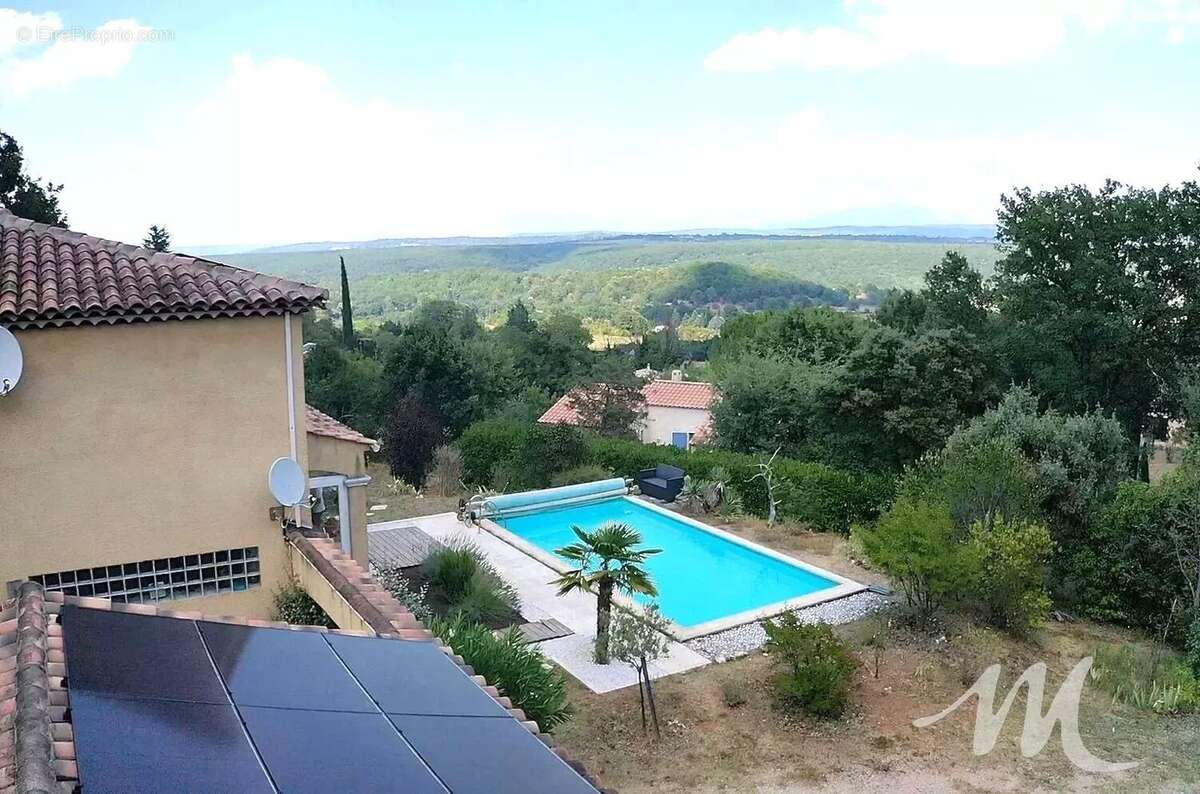Belle maison  à Montmeyan, avec piscine, garage et 4 chambres! - photo 6