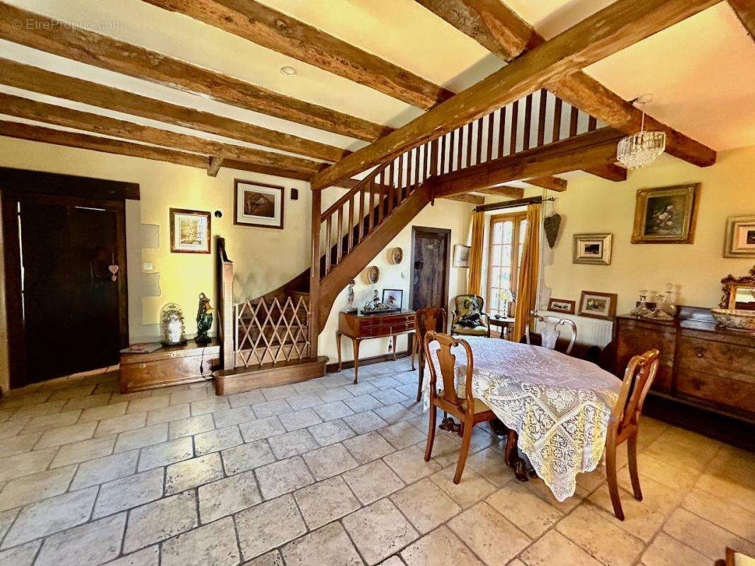Maison à GENOUILLE