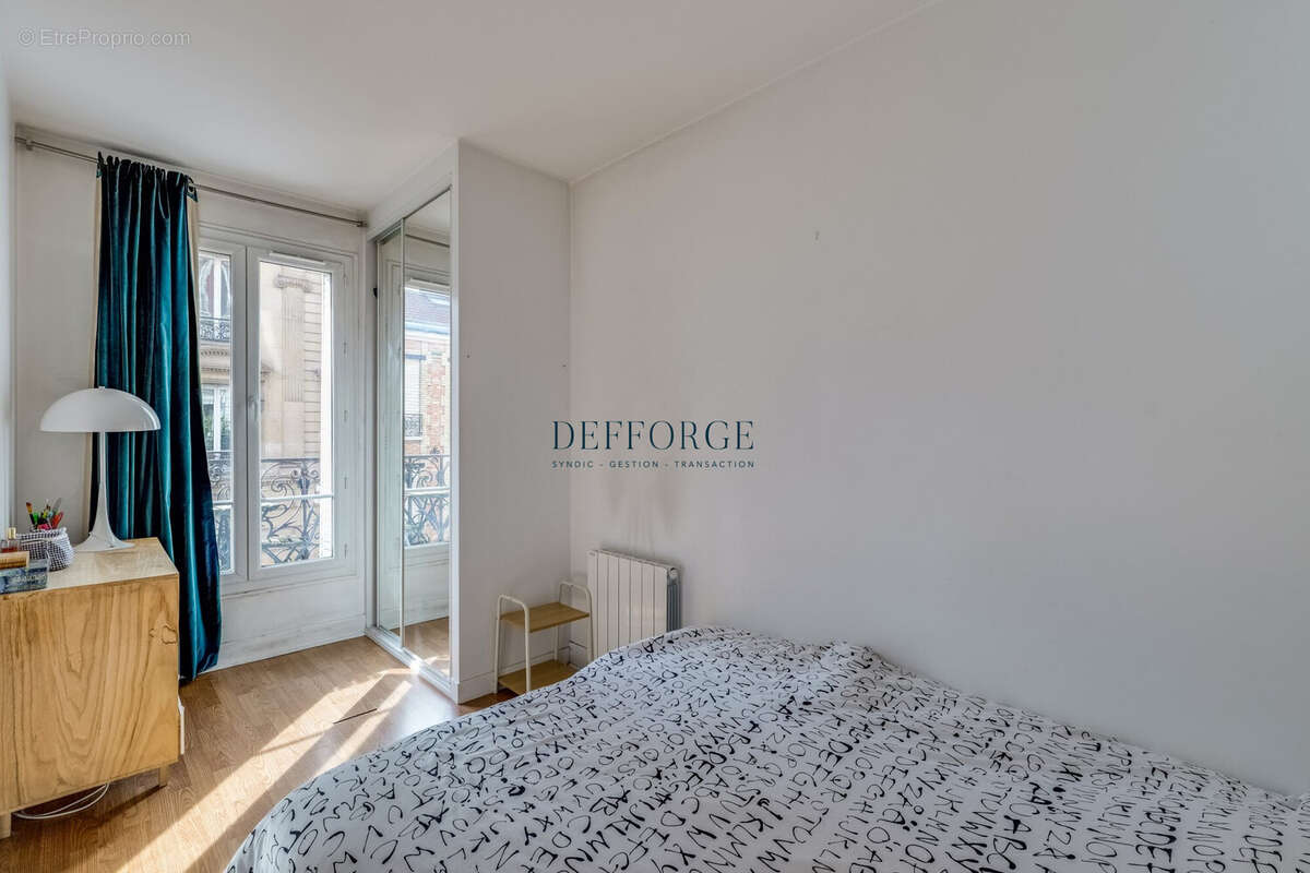 Appartement à PARIS-14E