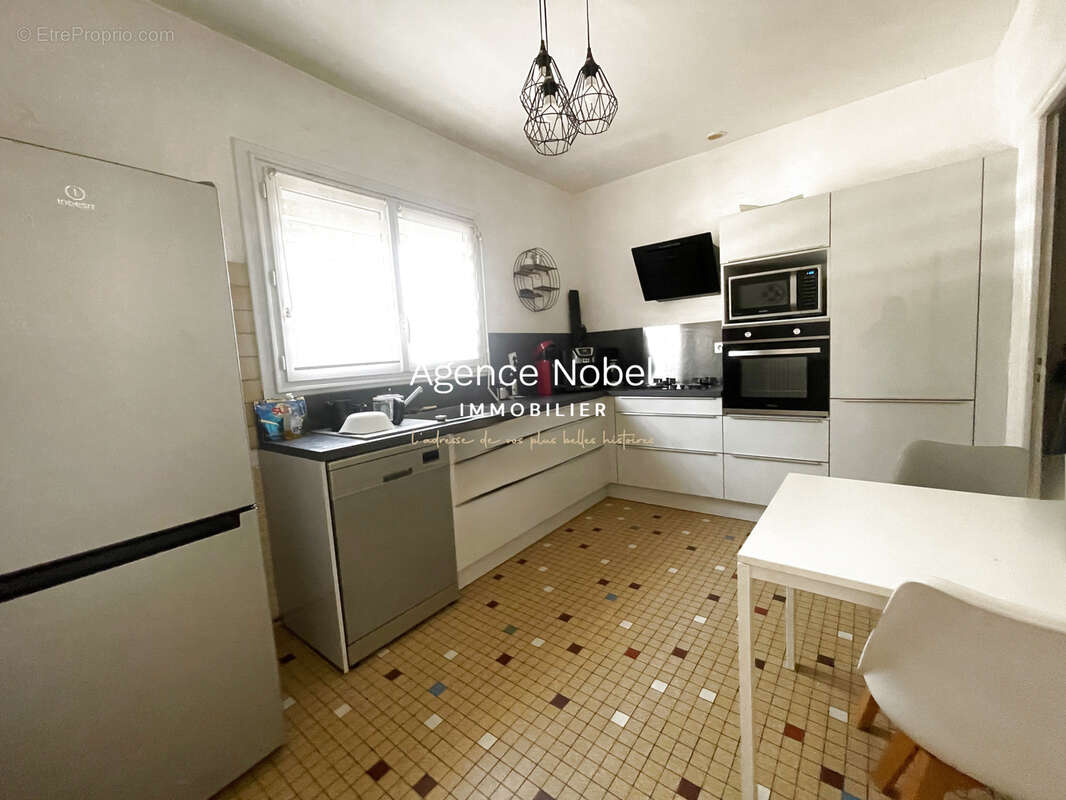 Maison de ville 2 faces   123 m2 habitables   4 chambres   Jardin et garage sur une parcelle de 237 m2 - photo 6