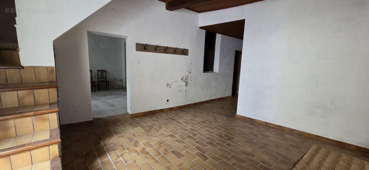 Maison à SAINT-QUENTIN-LA-POTERIE