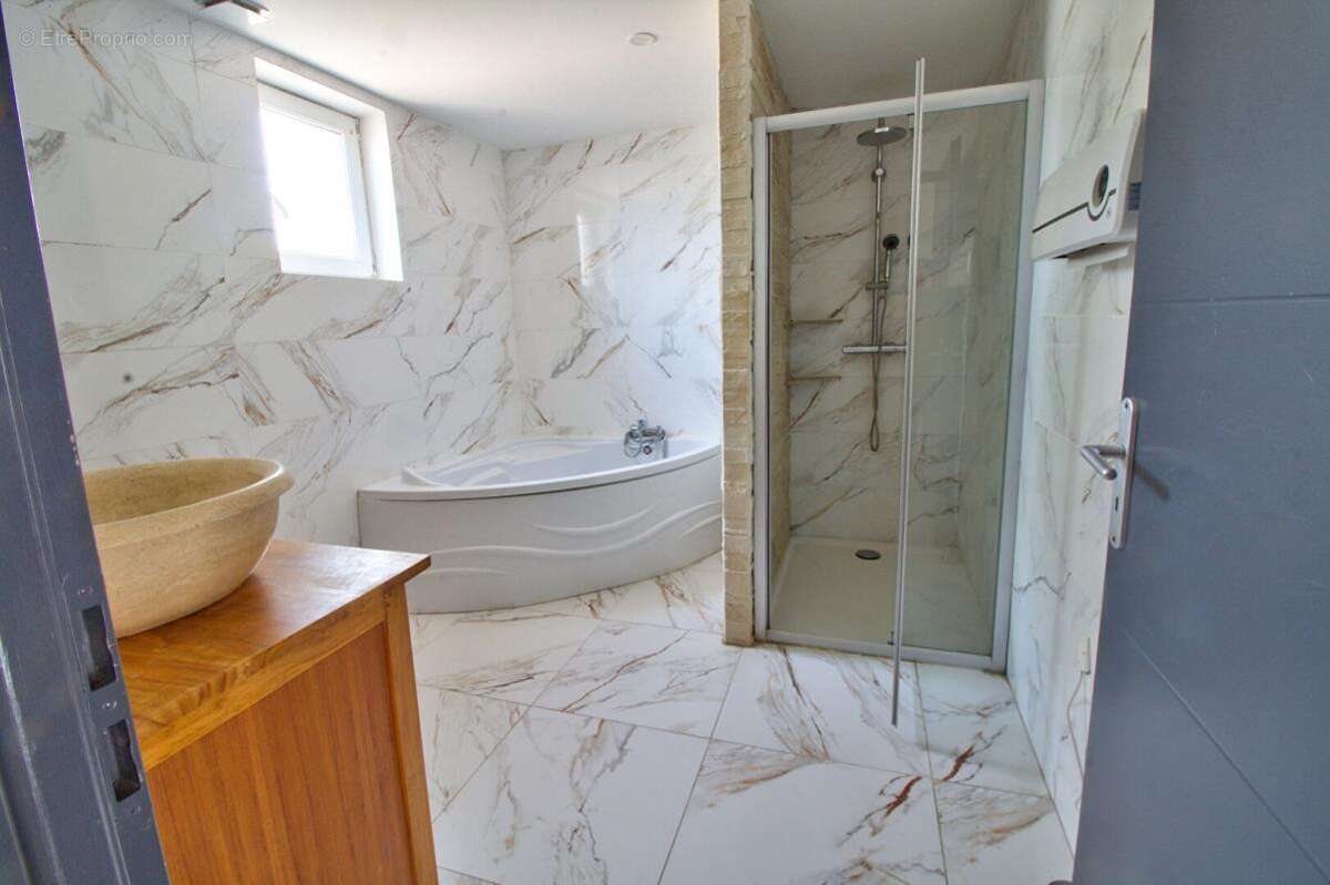 Maison à COMMENAILLES