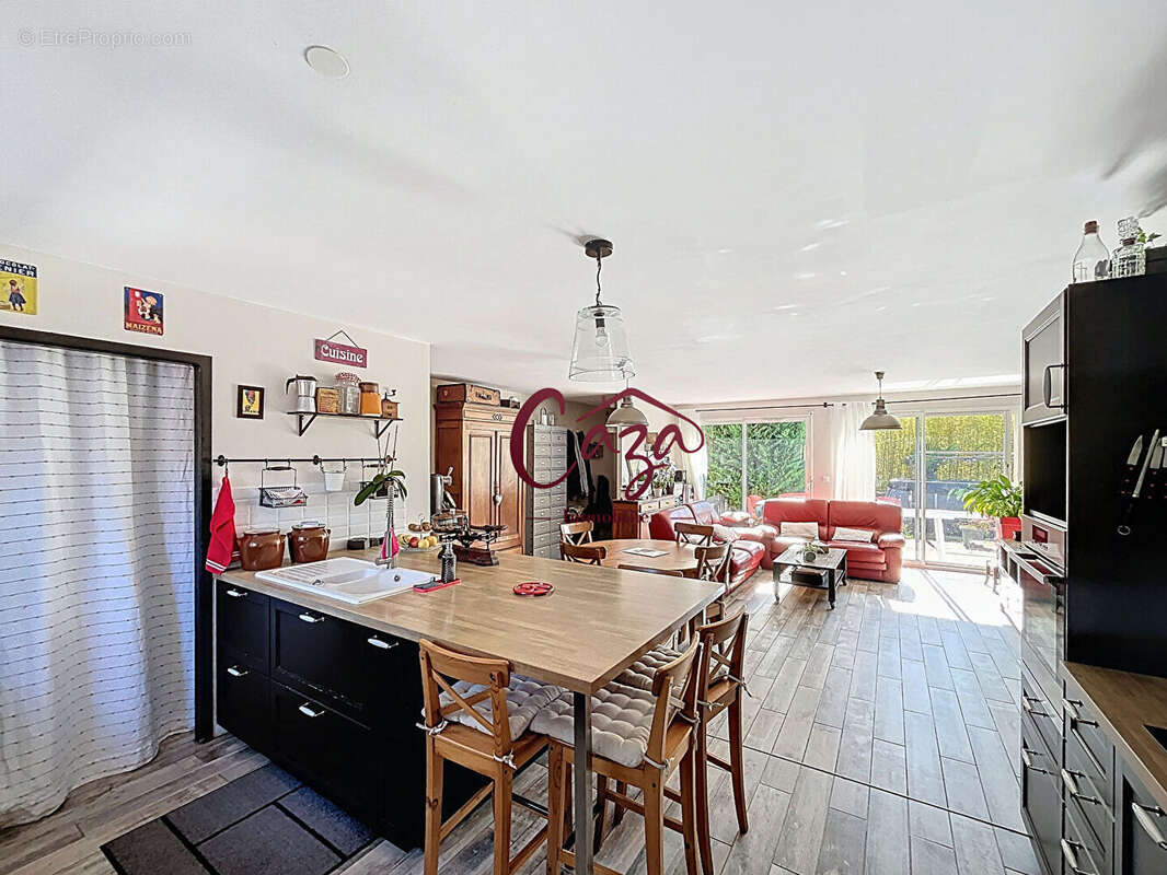 Maison à CAMBLANES-ET-MEYNAC