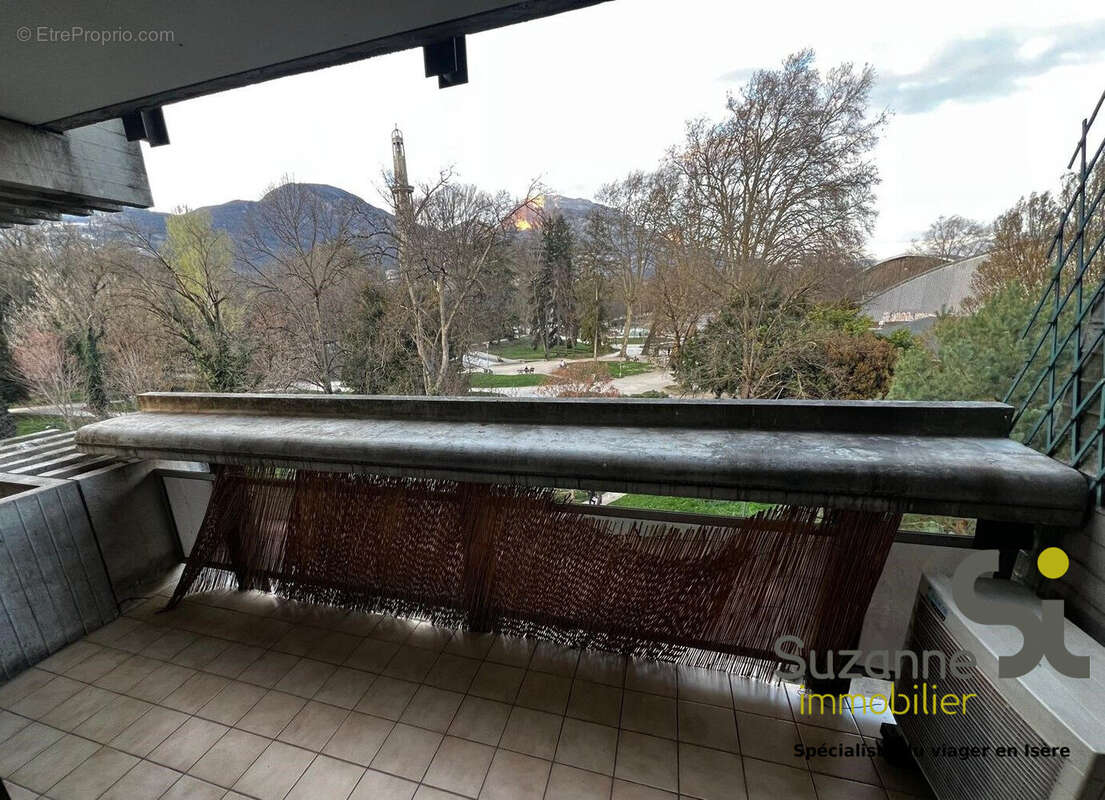 Balcon terrasse et parc - Appartement à GRENOBLE