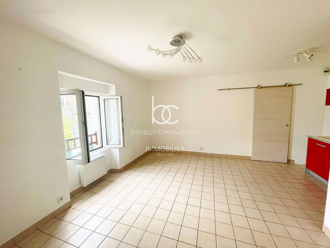 T3 Lumineux à Vannes Proche Gare et Centre-Ville 46 m² - photo 2