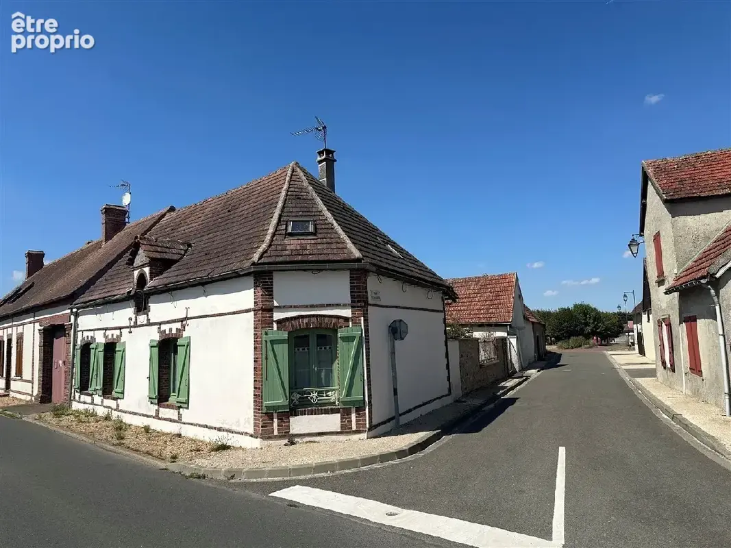 Maison à TREMBLAY-LES-VILLAGES