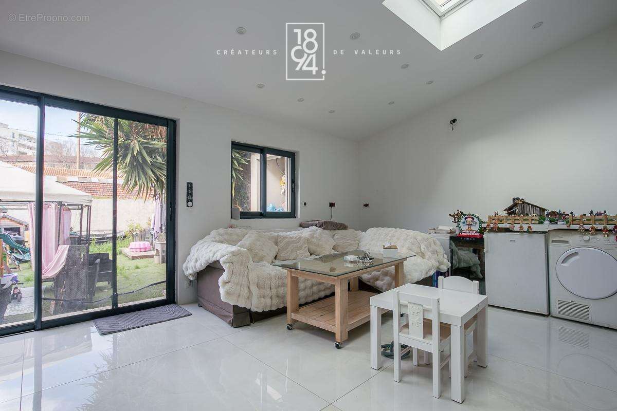 Appartement à MARSEILLE-10E