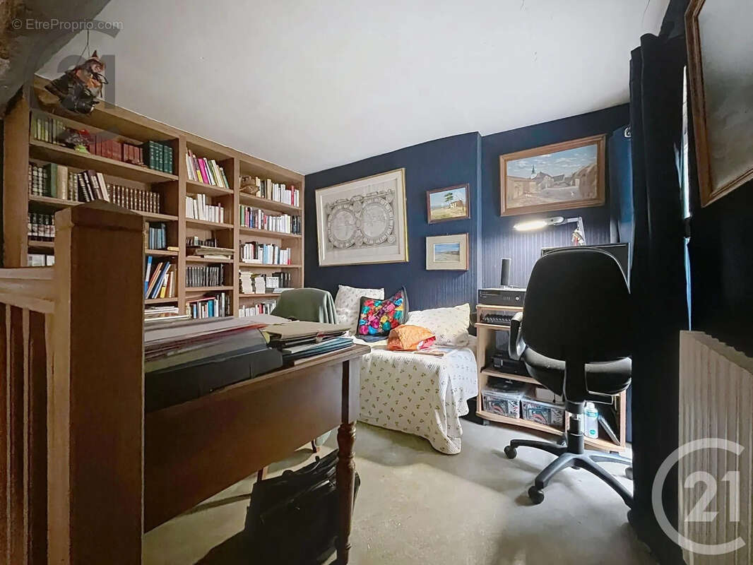 Maison 119 m² à Coulanges-La-Vineuse  - photo 11