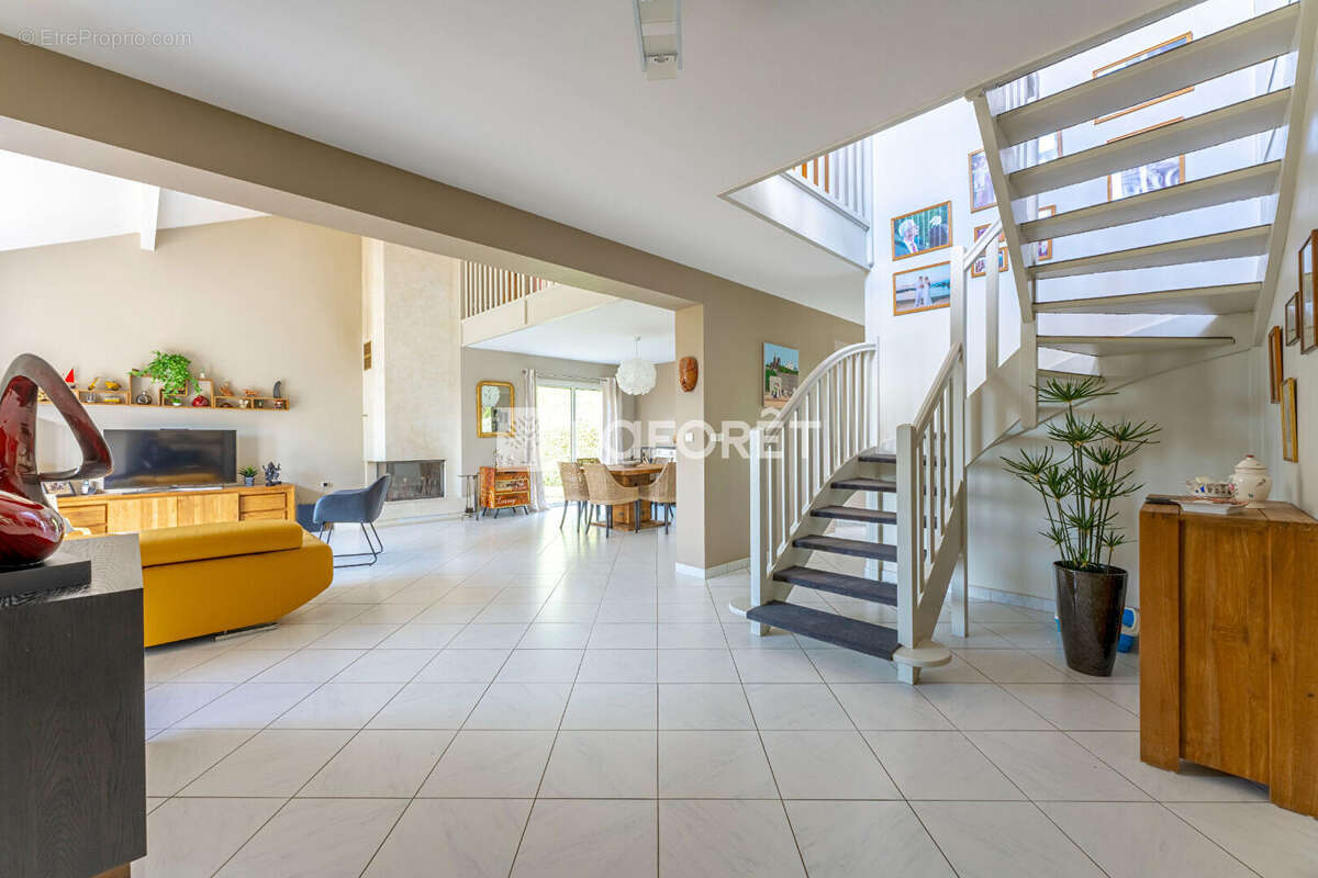 Maison à SAINT-LAURENT-DE-CHAMOUSSET