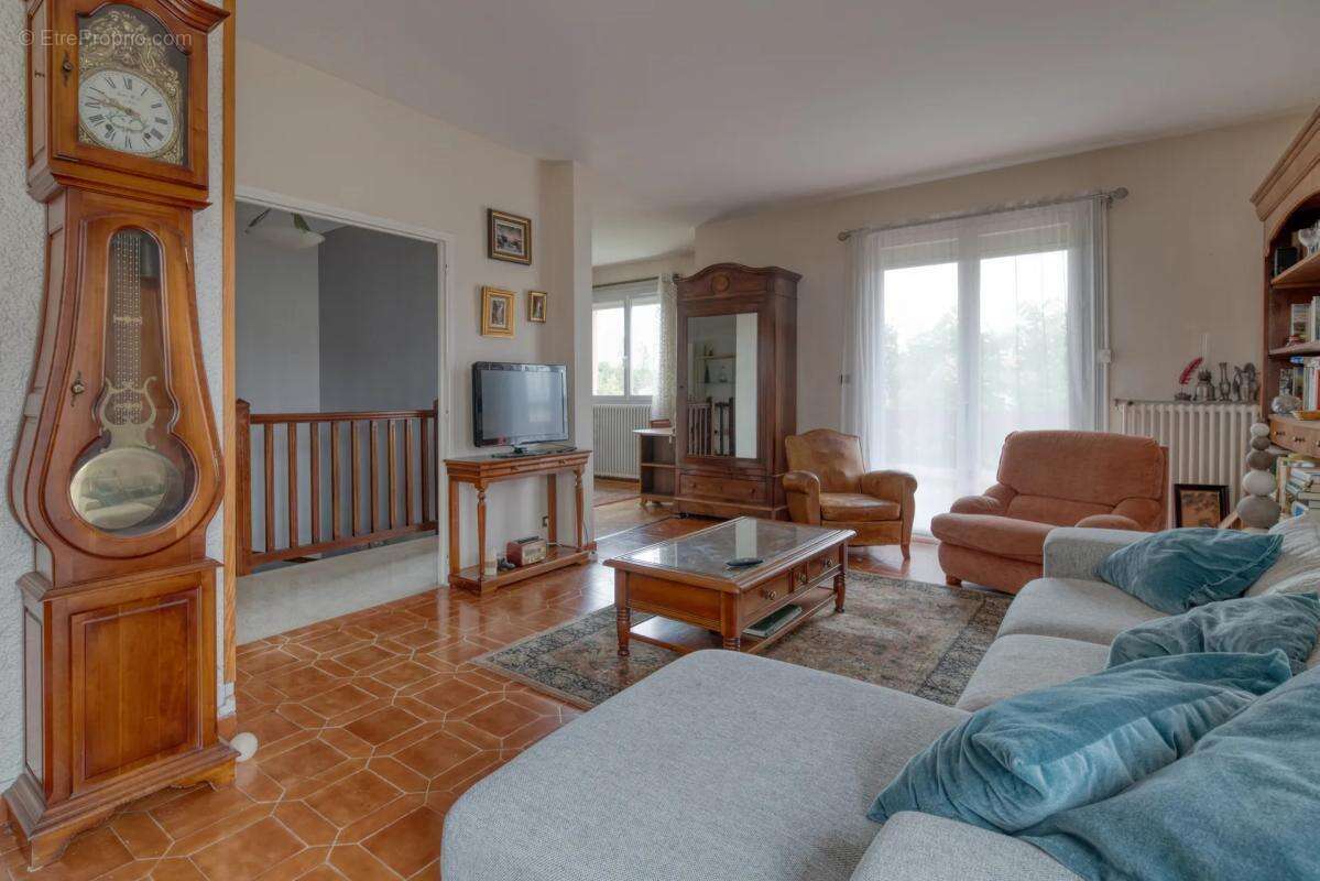 Maison de 6 pièces de 144 m² située à Tournefeuille - photo 3