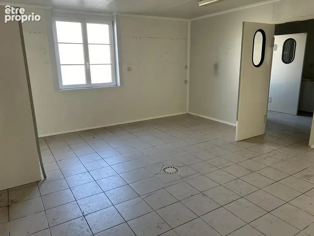 Commerce 70 m² à vendre à Escaudoeuvres (59161) - photo 4