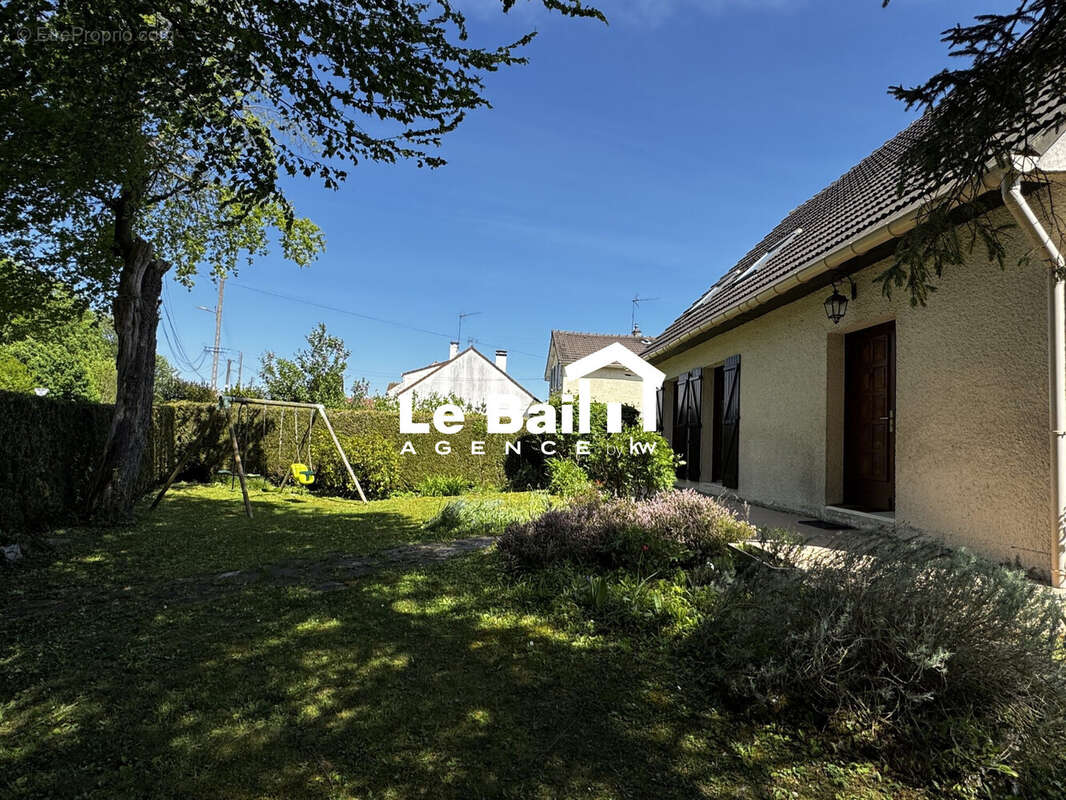 Maison 145 m² à Osny  - photo 4