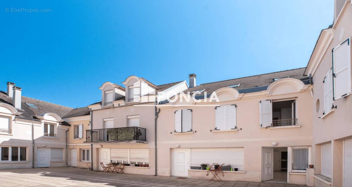 Maison à SARTROUVILLE