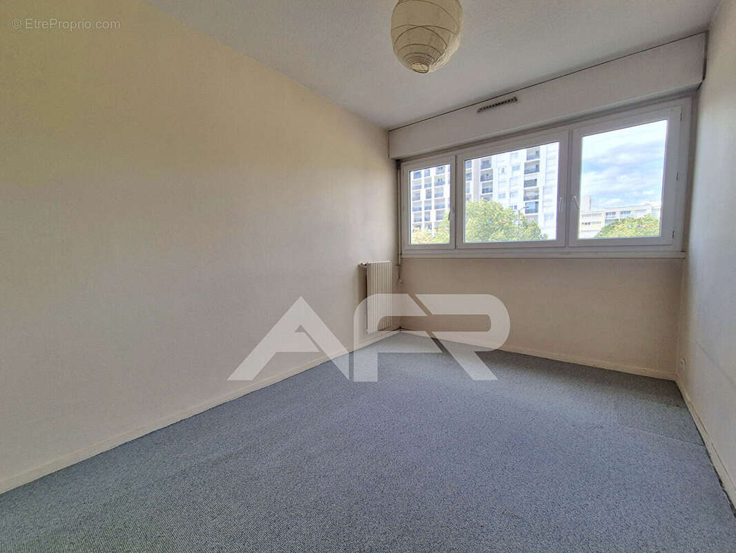 2 pieces a renover avec balcon - photo 14