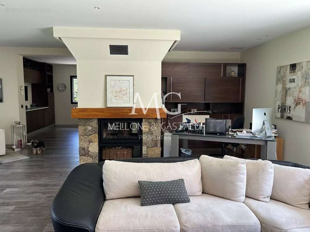 Maison à MONTAUROUX