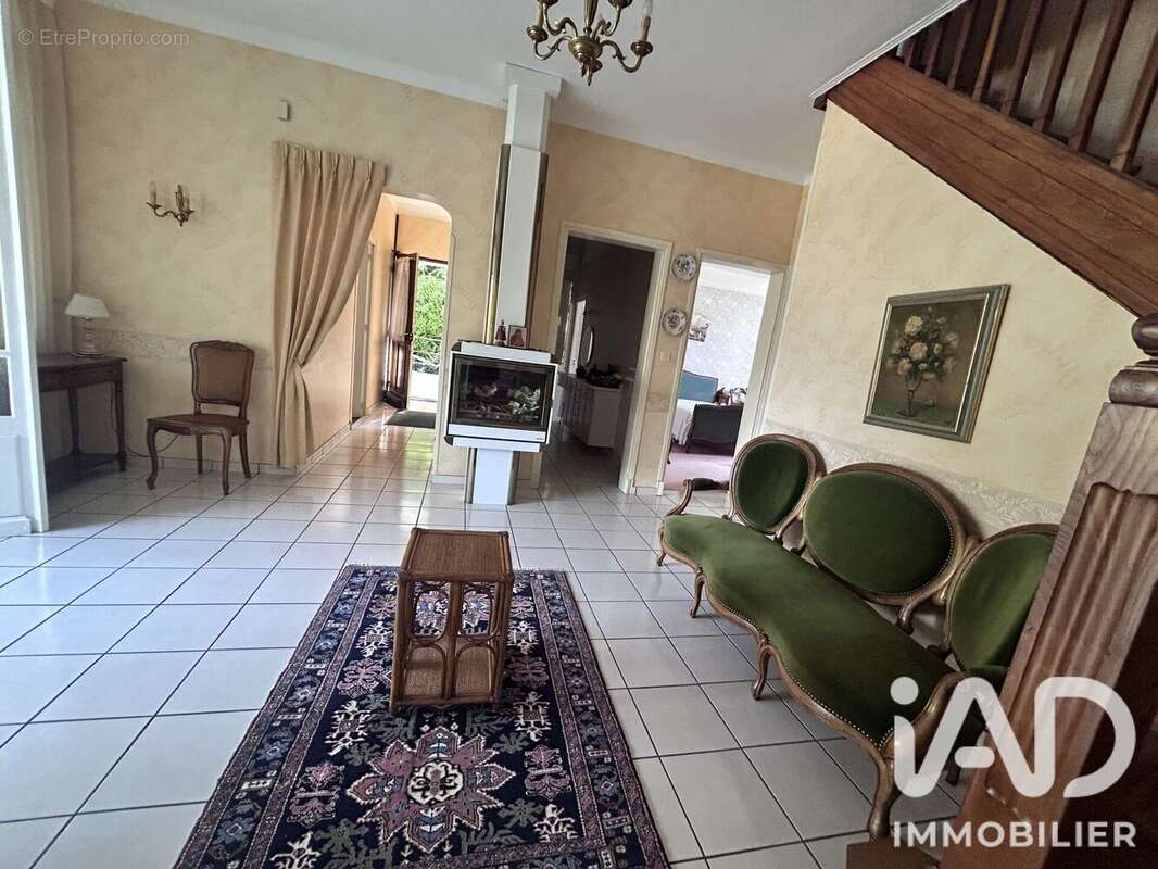 Maison 313 m² à Esterre  - photo 3