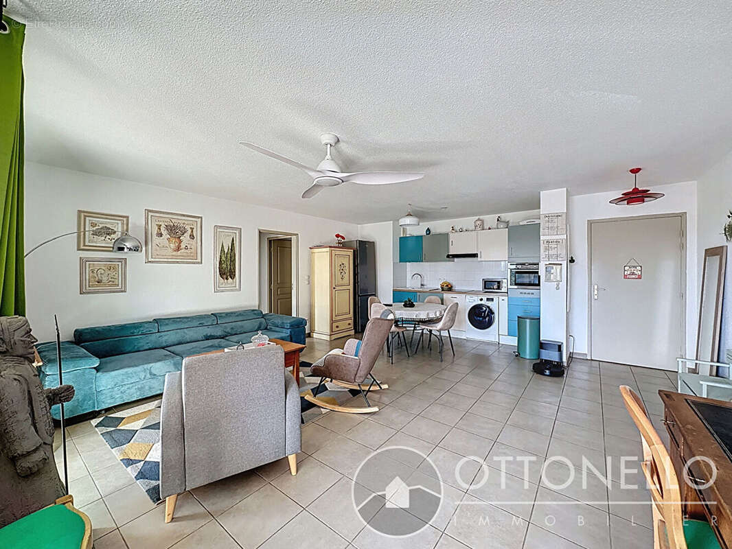 Appartement à ROQUEBRUNE-SUR-ARGENS