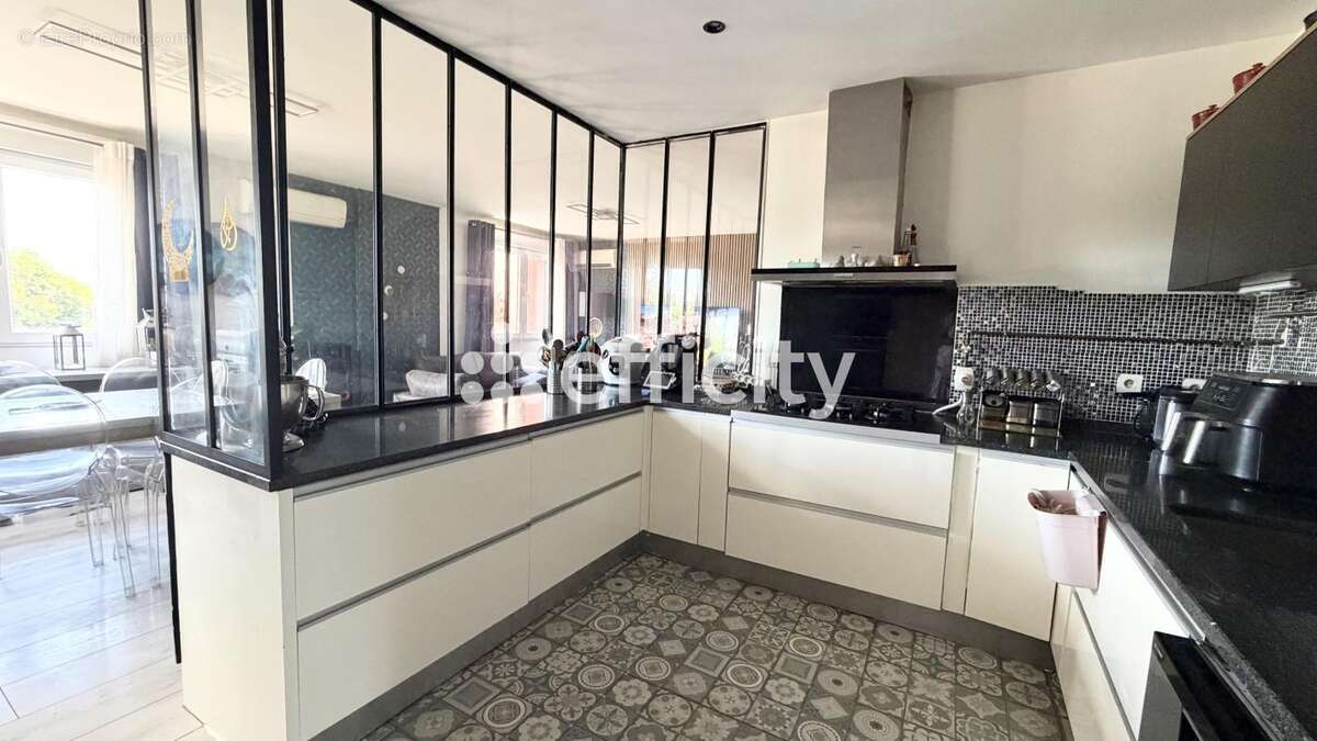 Maison 140 m² à Villeurbanne  - photo 6