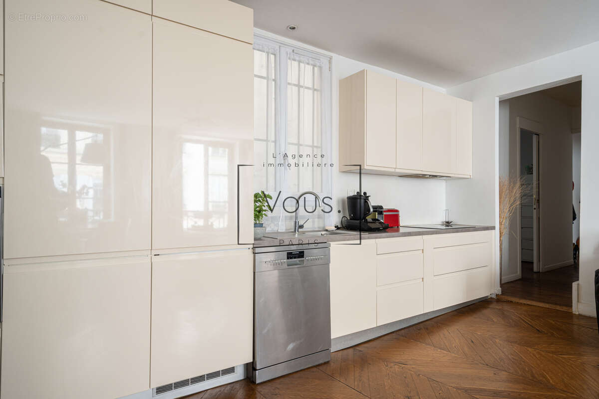 Appartement à PARIS-10E