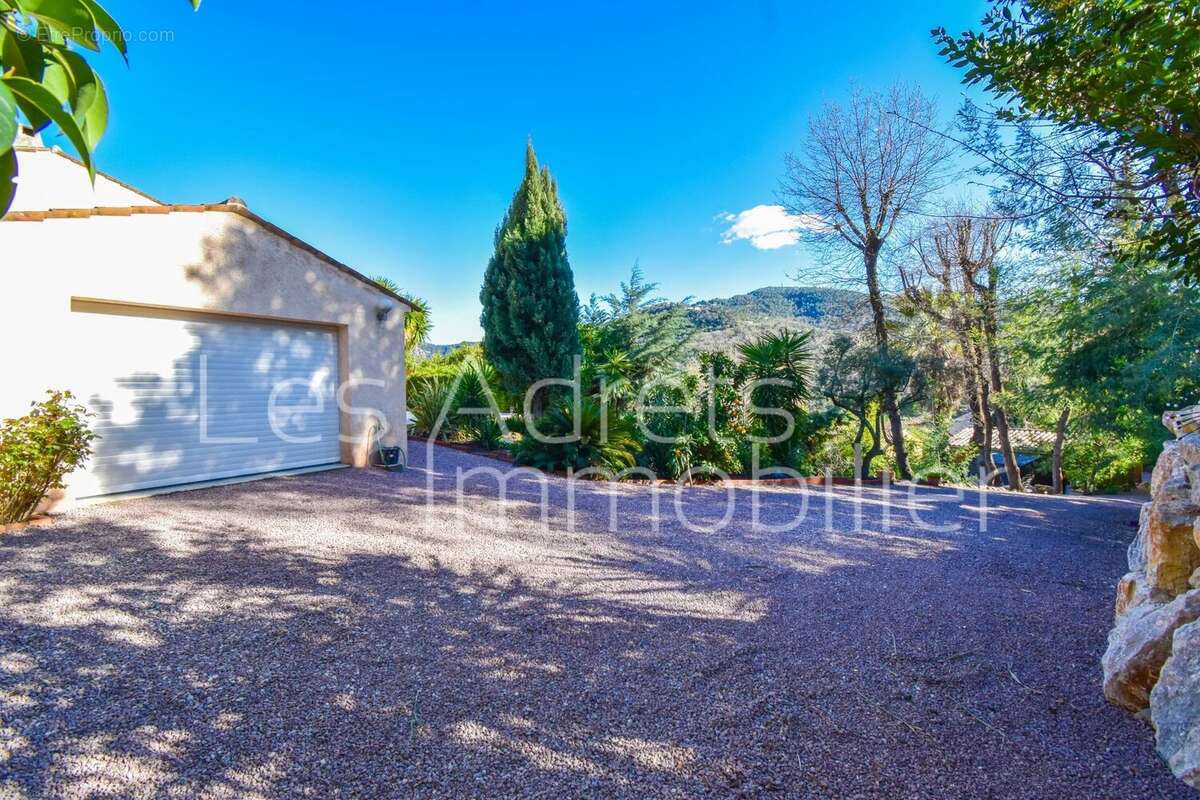 Maison à LES ADRETS-DE-L'ESTEREL