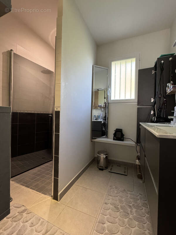 Maison à BAIGNES-SAINTE-RADEGONDE