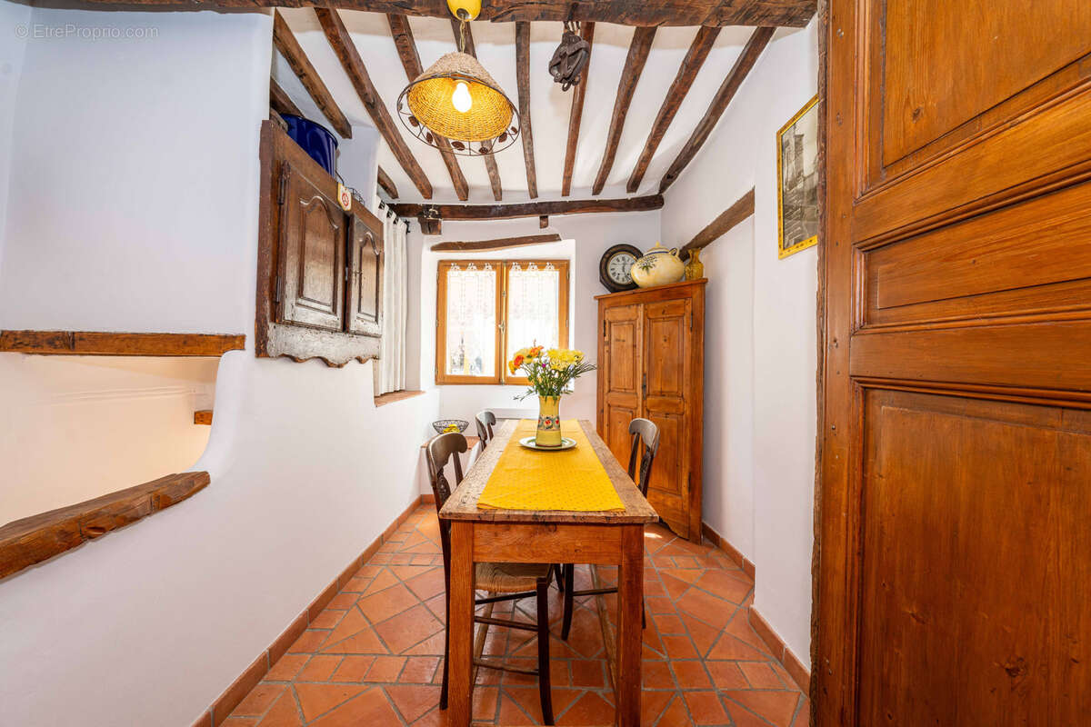 Appartement à TOURRETTES-SUR-LOUP
