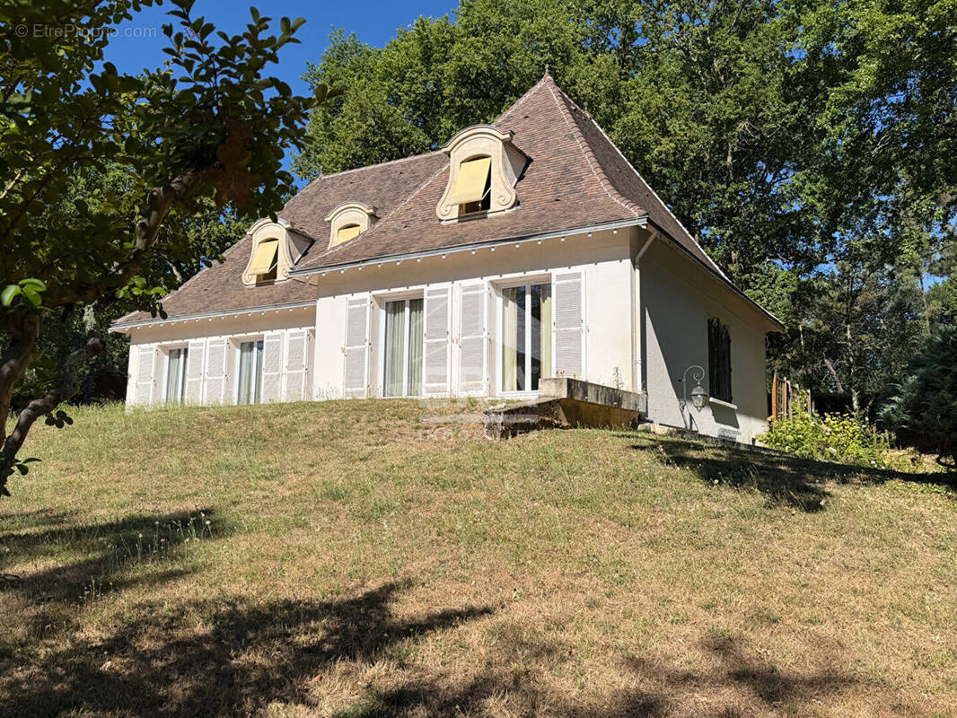 Maison 238m² à sanilhac - photo 1