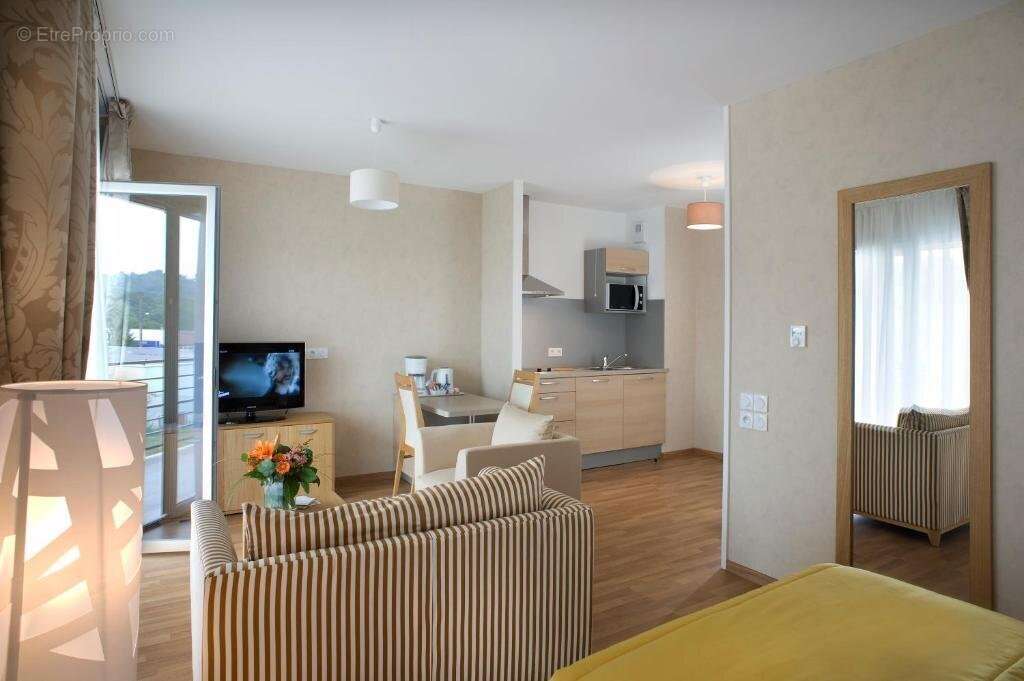 INVESTISSEMENT LOCATIF  Orthez  Résidence Seniors Domitys Les Clés d'Or  6,02 % de rentabilité - photo 2