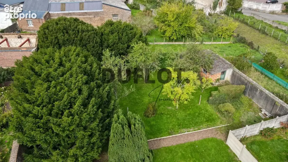 Grande mitoyenne atypique avec 2 grands garages et superbe extérieur - photo 4