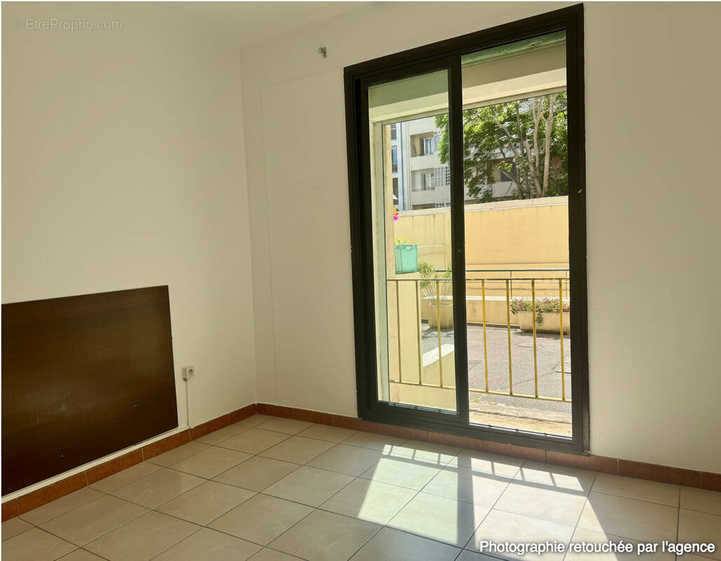 Appartement à MARSEILLE-5E