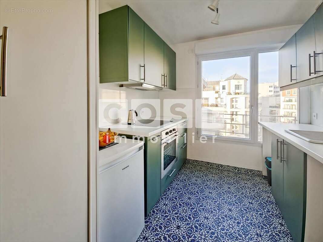 Appartement à COURBEVOIE