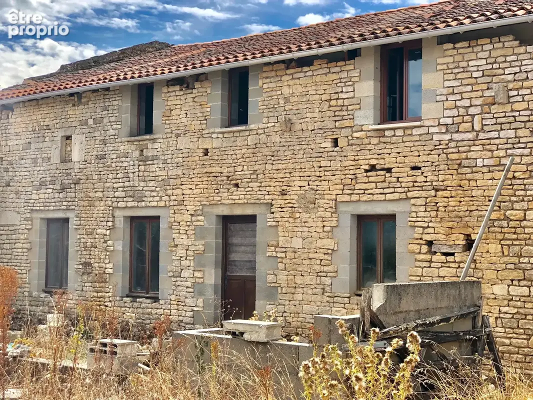 Exceptionnelle maison de campagne avec piscine et terrain de 6000 m². - photo 16