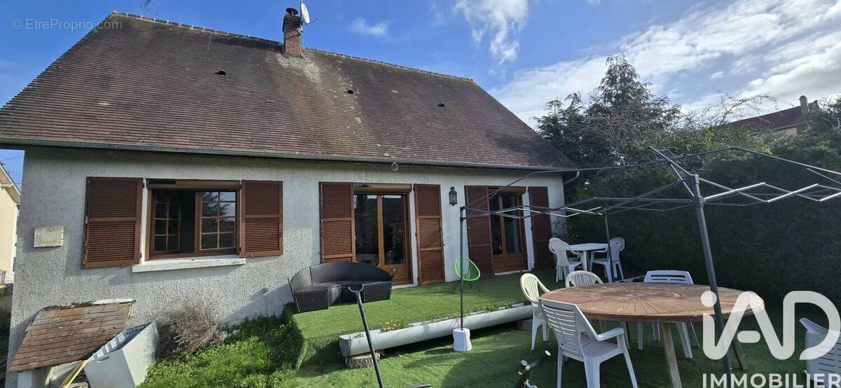 Photo 1 - Maison à LA LOUPE