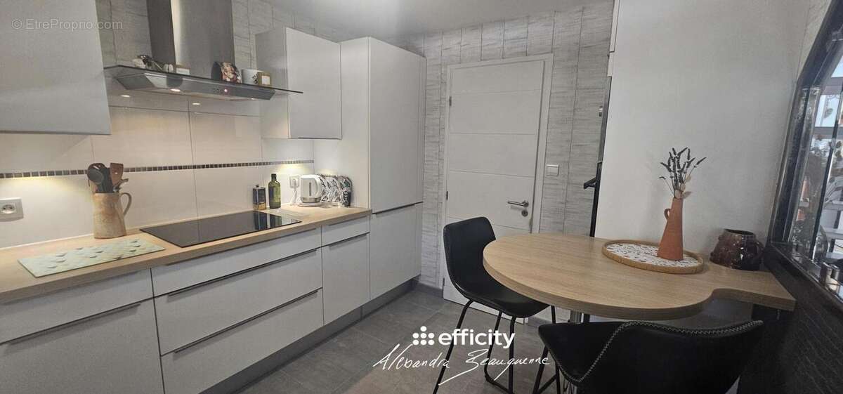 Maison 94 m² à Vouille  - photo 6