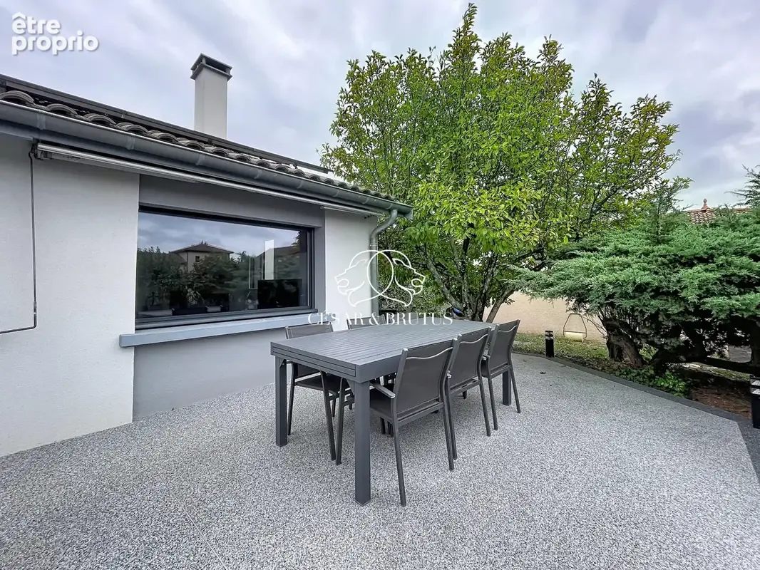 Maison 8 pièces 240 m² à vendre à Chassieu (69680) - photo 6
