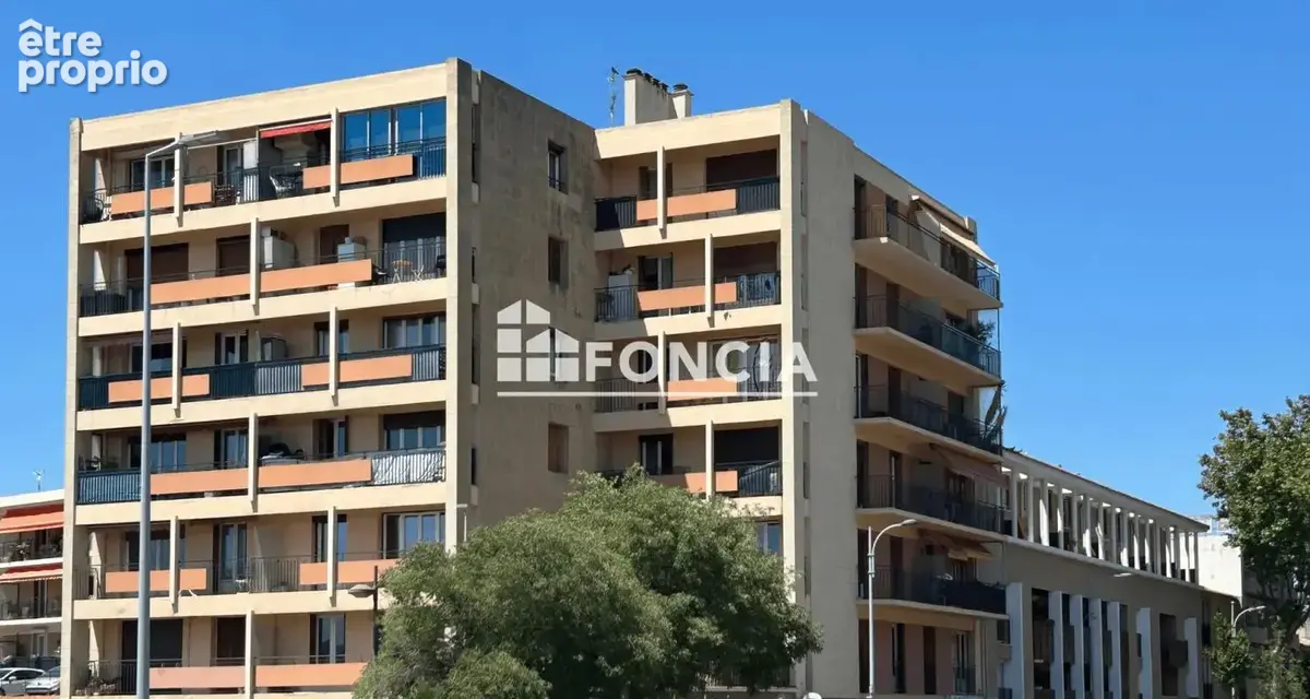 SALON-DE-PROVENCE : Appartement traversant de type 3 de 89 m2, en dernier étage avec ascenseur et avec garage - photo 12
