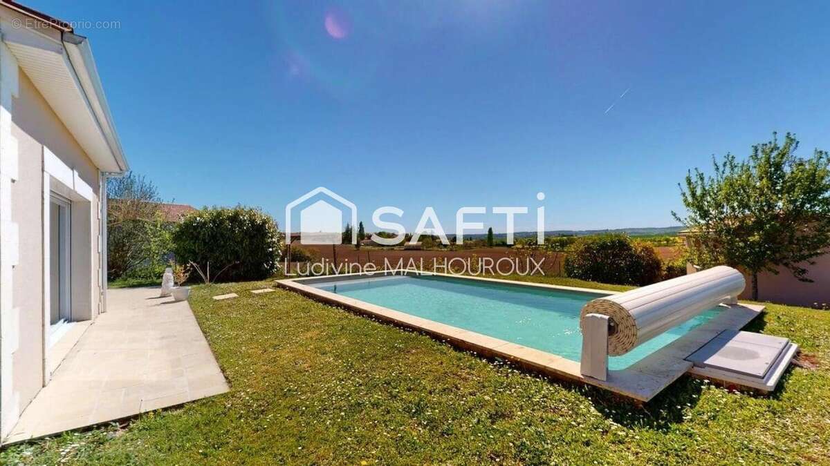 Photo 4 - Maison à VILLEBOIS-LAVALETTE