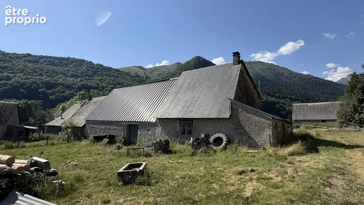Maison + Grange à rénover – 200 m² – Terrain 2 335 m² plein sud – Vue montagne - photo 2