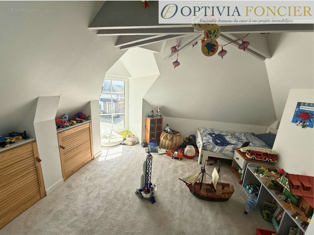 Exclusivité Superbe Maison en pierre de bourg T5 123 m2 - Petit jardin + Annexe - photo 13