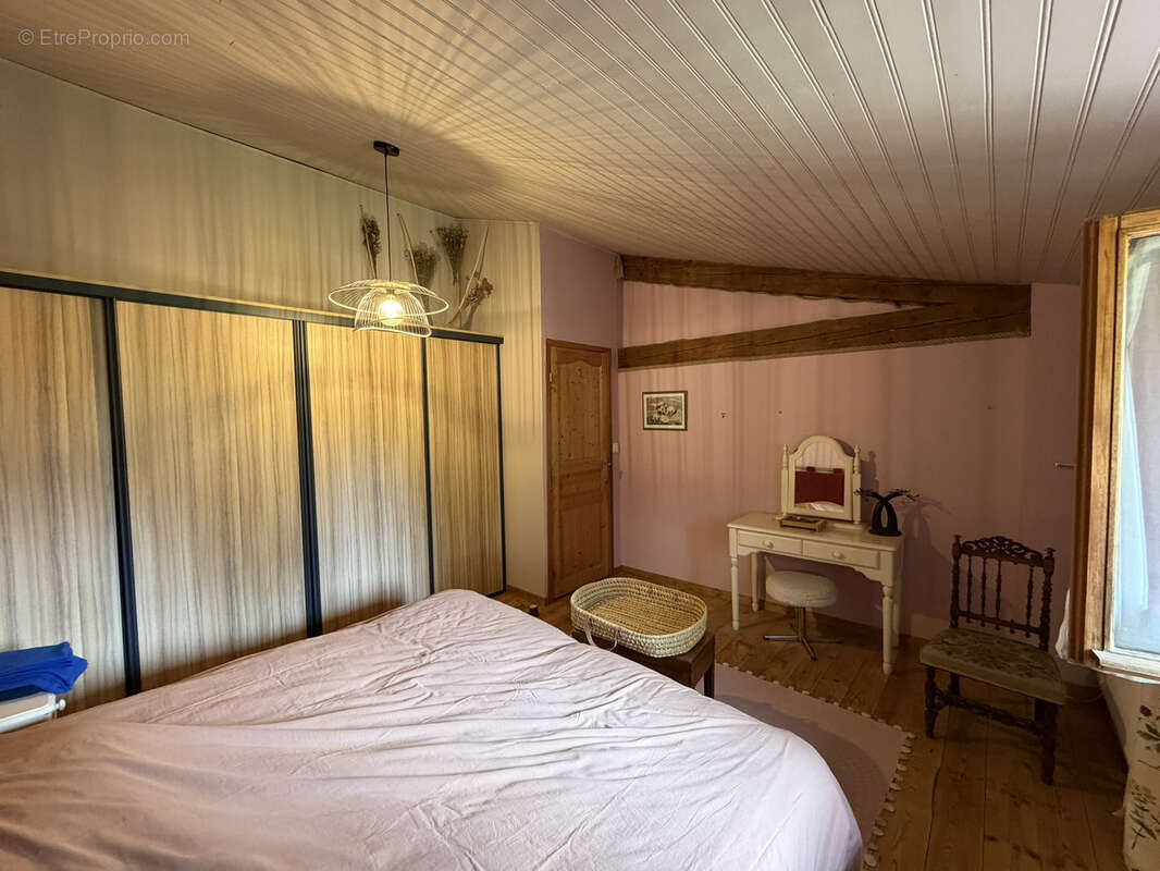 Maison à AUGEROLLES