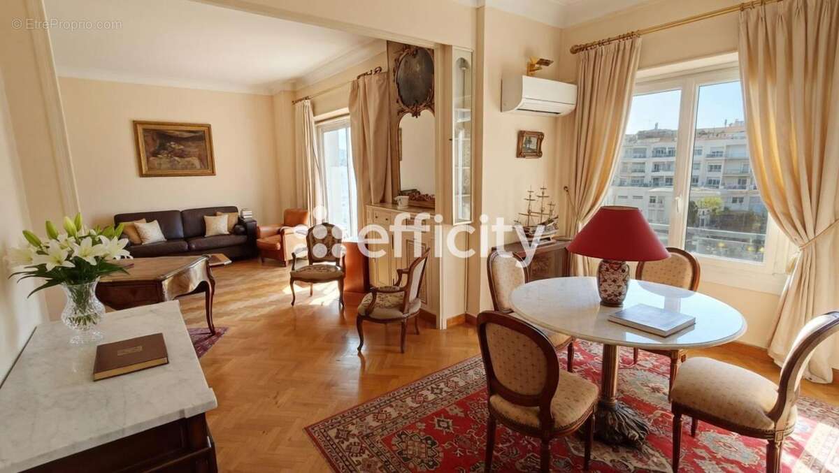 Appartement à MARSEILLE-7E
