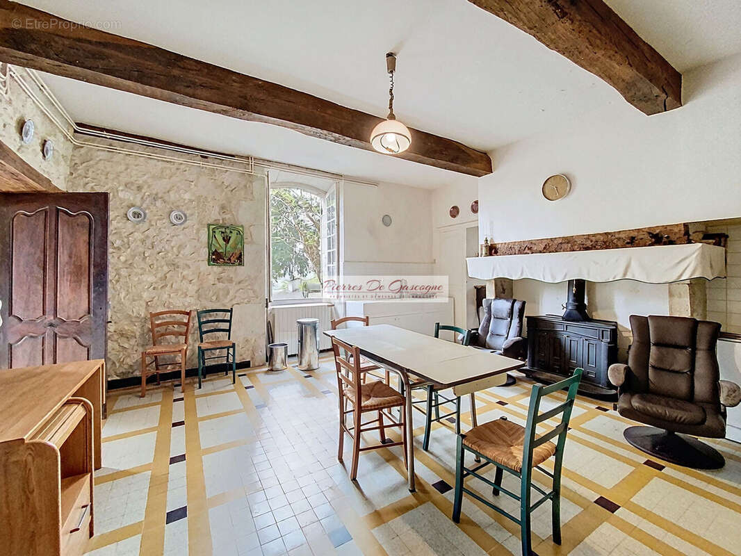 Maison à CASTERA-VERDUZAN