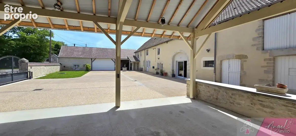 Propriété de caractère sur plus d'1 hectare de terrain - photo 22