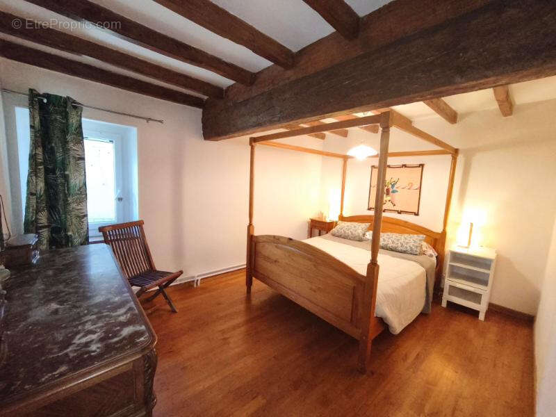 Ancien corps de ferme rénové  avec terrasses piscine et dependances  sur 8700 m2 - photo 9