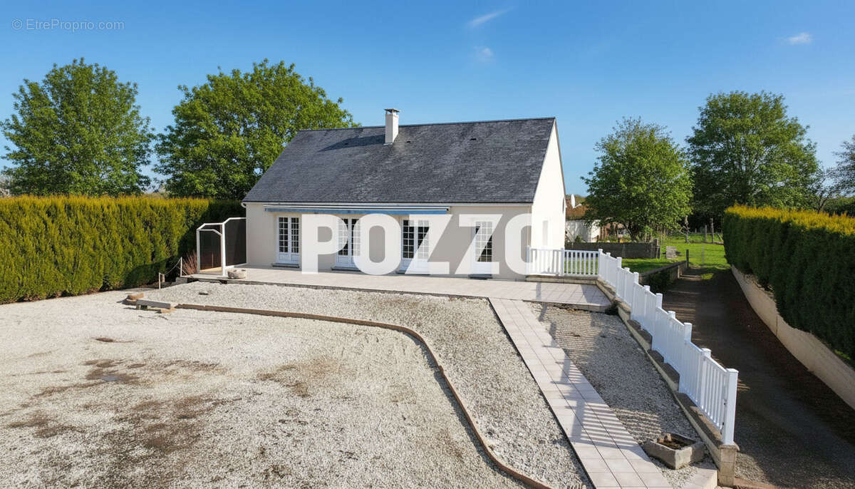 Maison à SAINT-JEAN-DES-CHAMPS