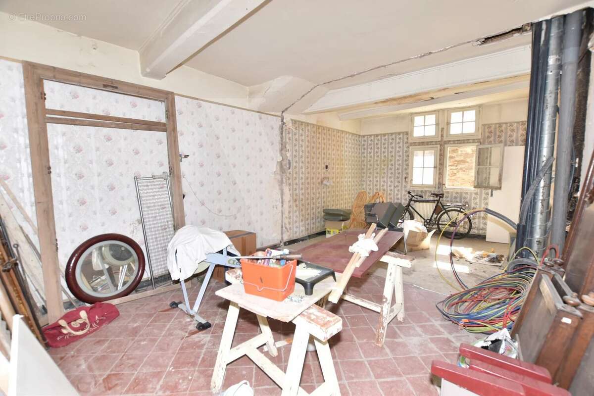 Plateau à rénover avec fort potentiel dans immeuble de caractère - photo 5
