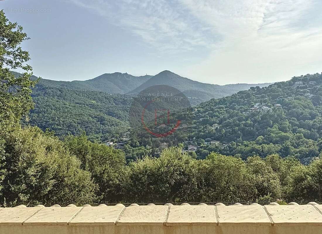 Maison à LES ADRETS-DE-L&#039;ESTEREL