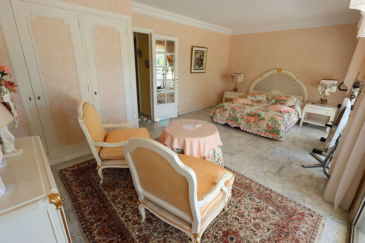 Appartement à LE CANNET